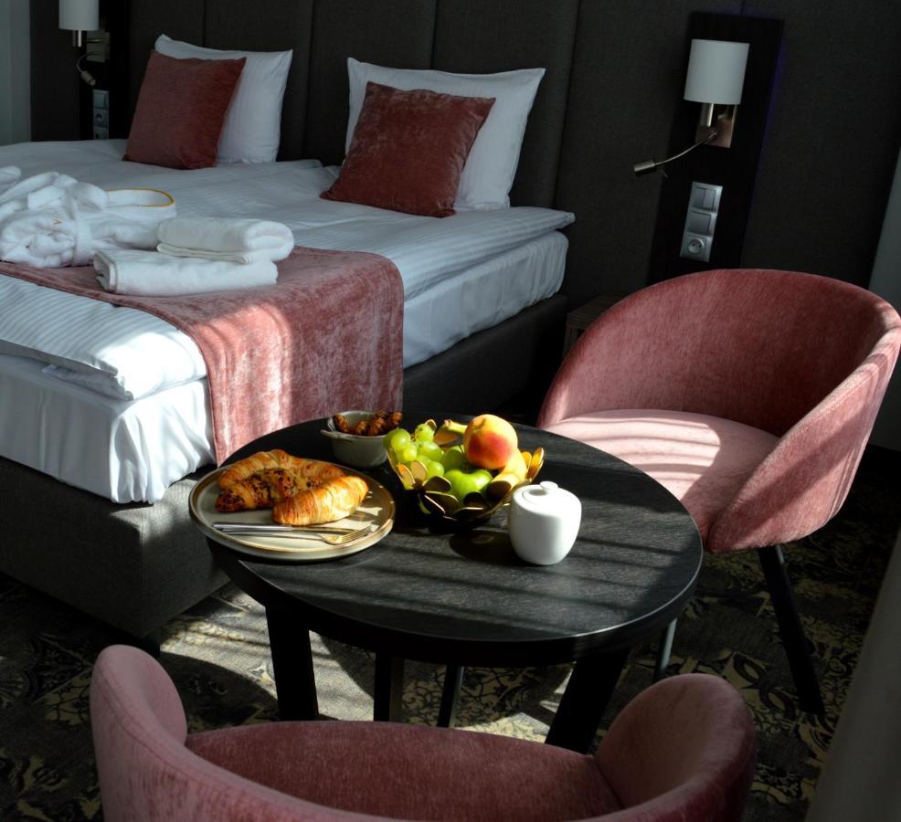 Estera 4* Krakow